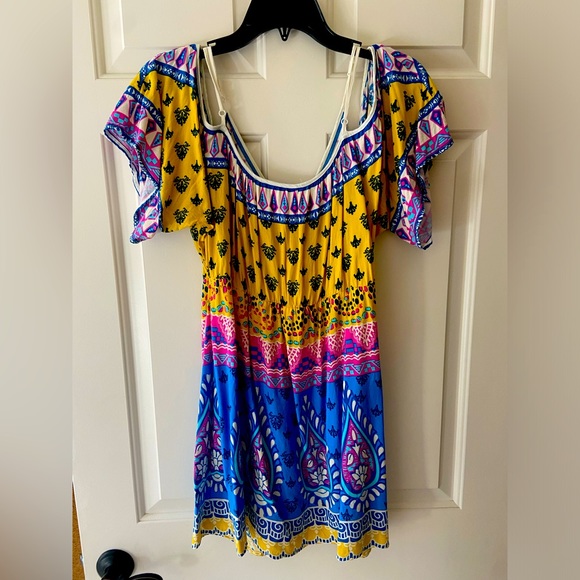 Bright Summery Cold Shoulder Top - Picture 3 of 3